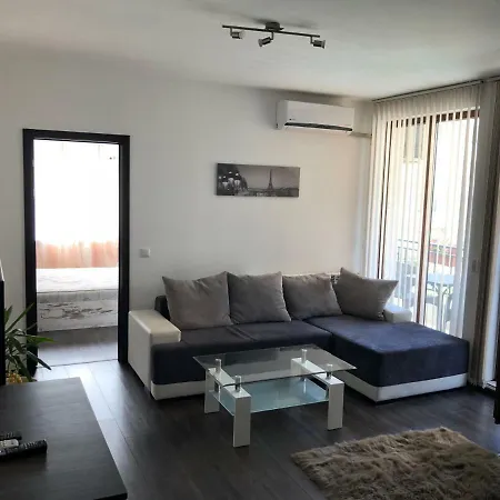 Sarafovo Sea & Forest Apartment *